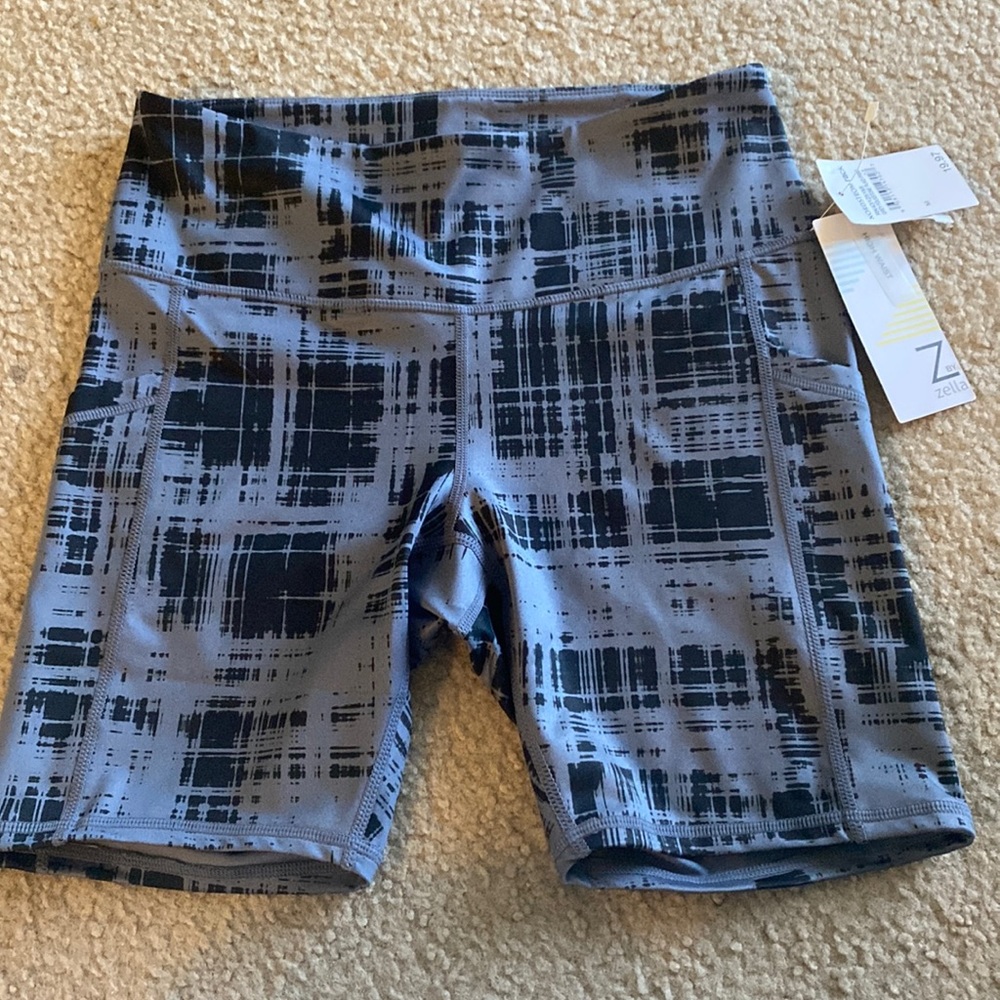 Patterned biker shorts, high waisted